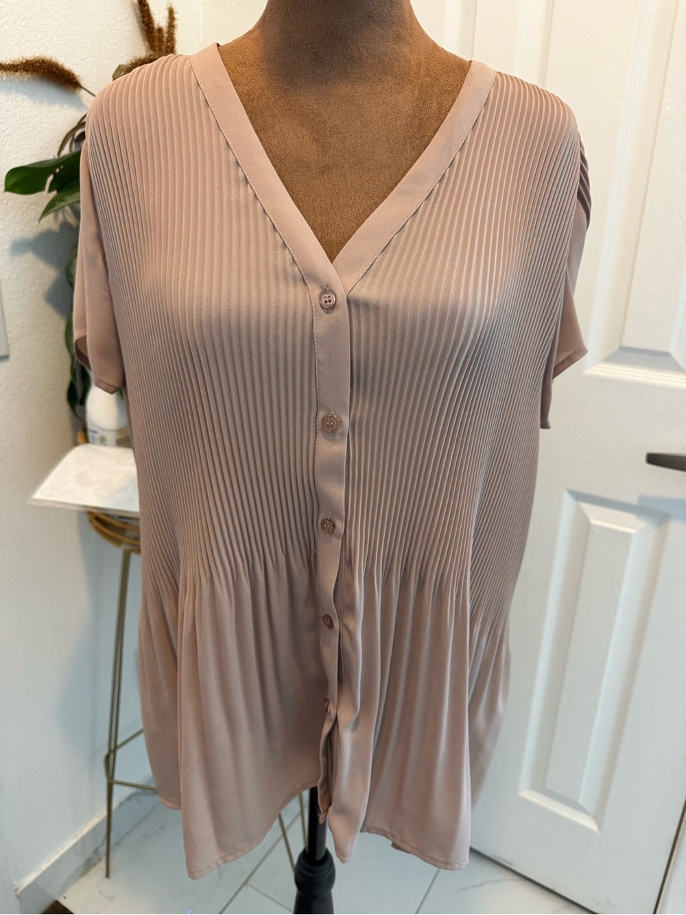 Pleione Dusty Mauve Pleated V-Neck Button Front Blouse